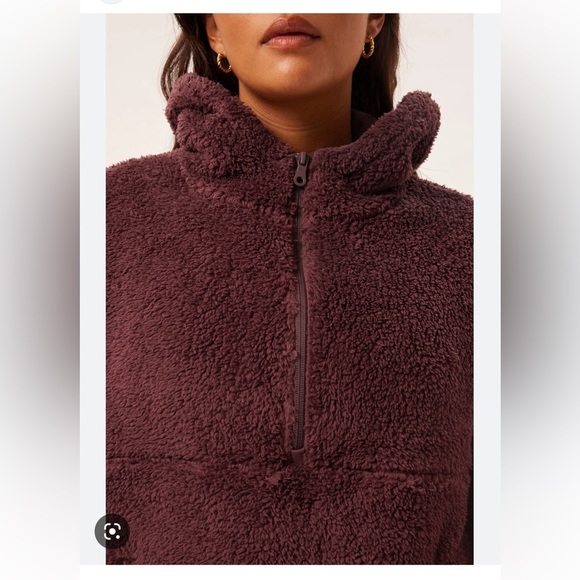 🌸NWT Girlfriend Collective Raisin Recycled Plush Hooded Jacket - Picture 3 of 12